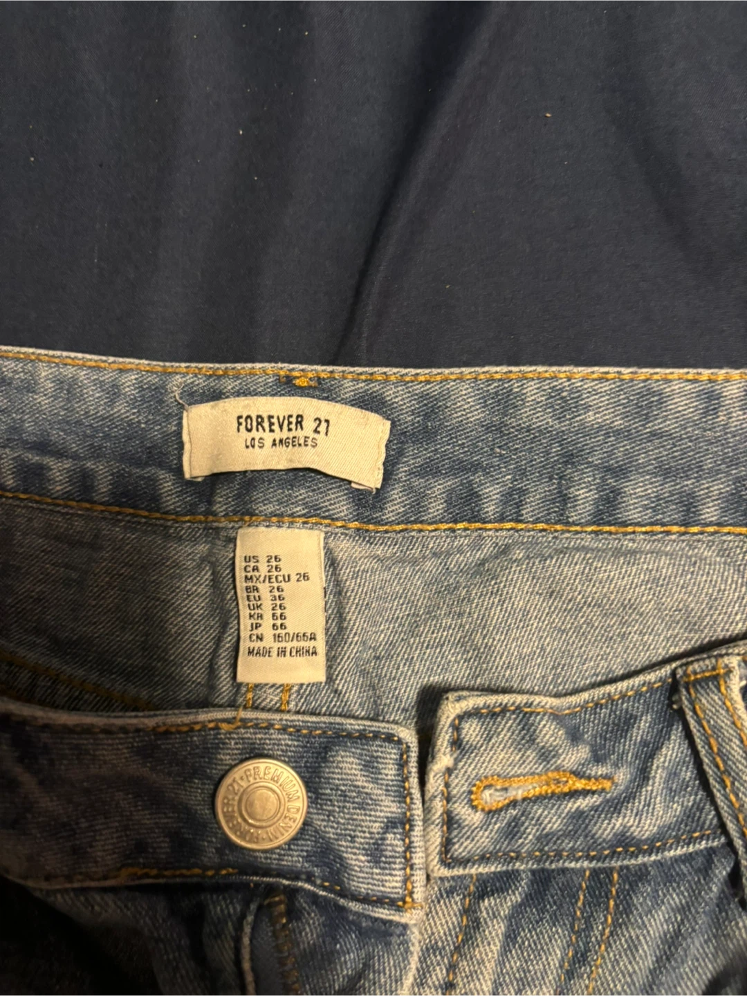Forever 21 Distressed Denim Shorts Size 26 - photo 2