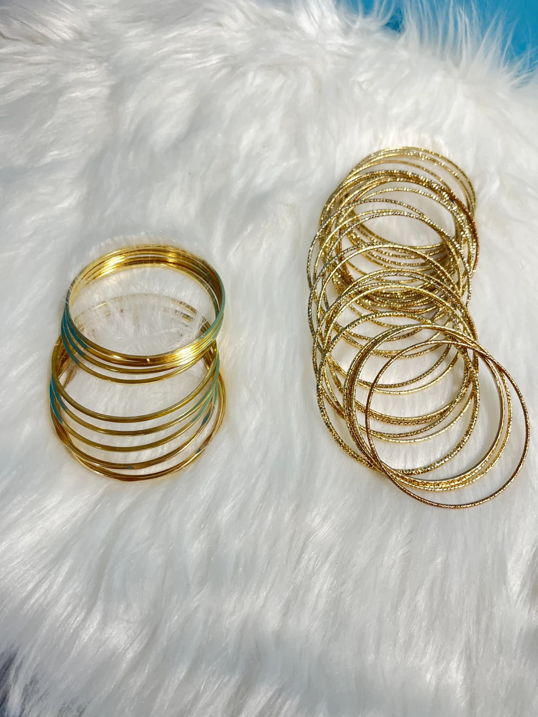 Set of 40 Gold Tone Bangles - photo 4