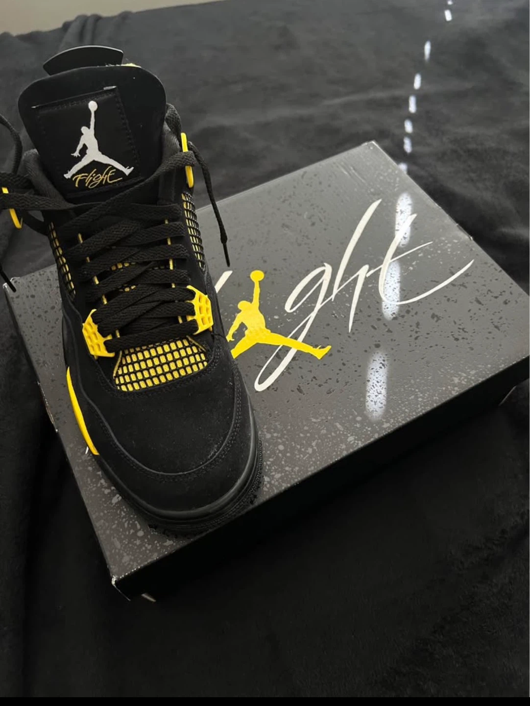 Jordan 4 "Lightning" Black Yellow - photo 3