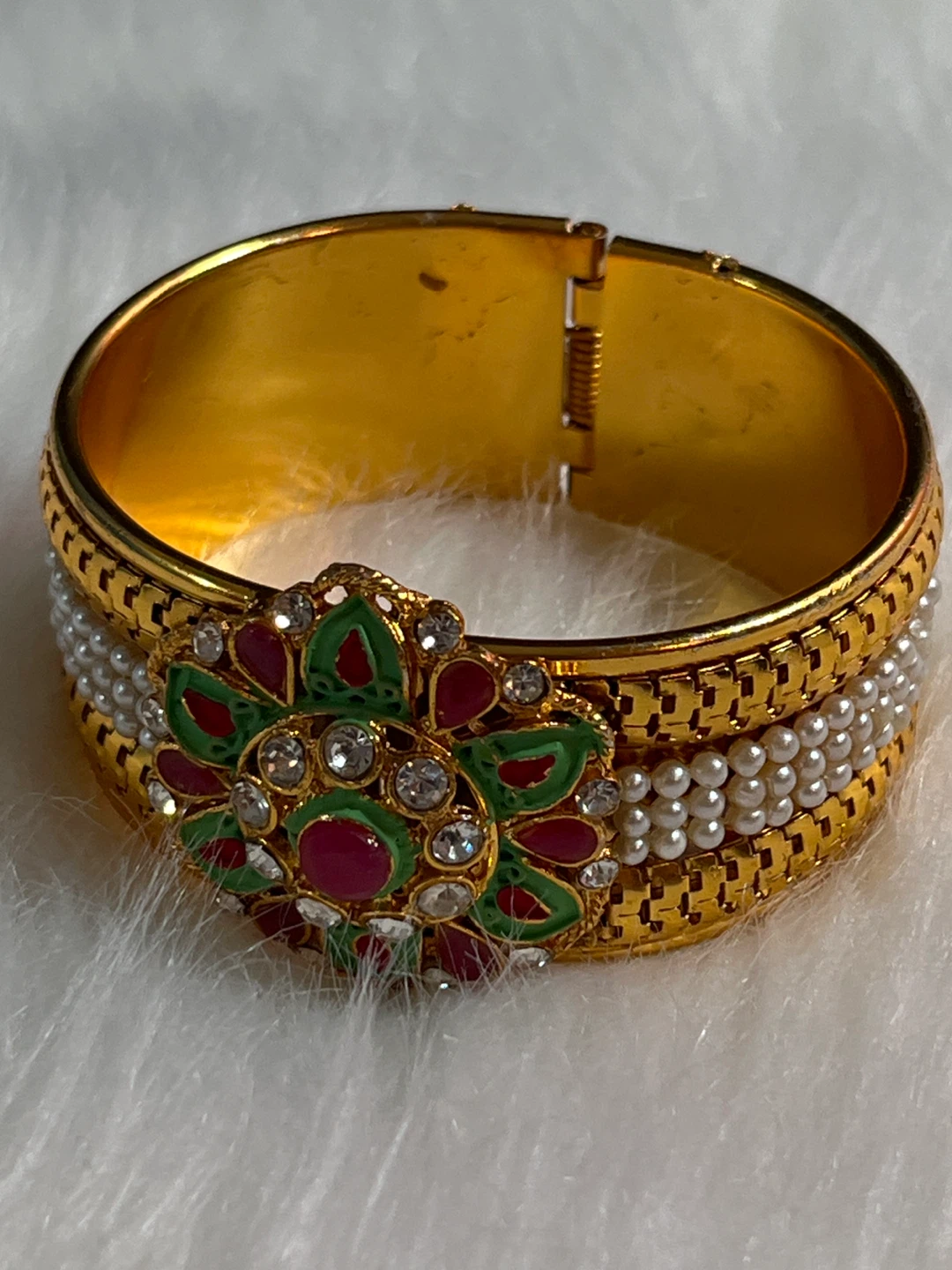 Gold-tone Bracelet with Pearls and Embellishment - photo 5