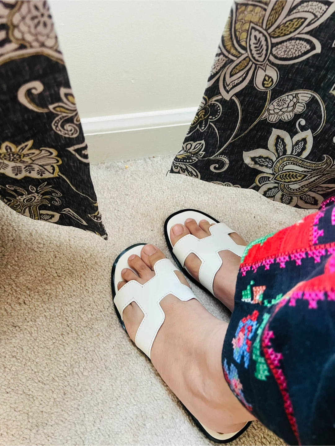 White Hermes Style Slides - Size 7M