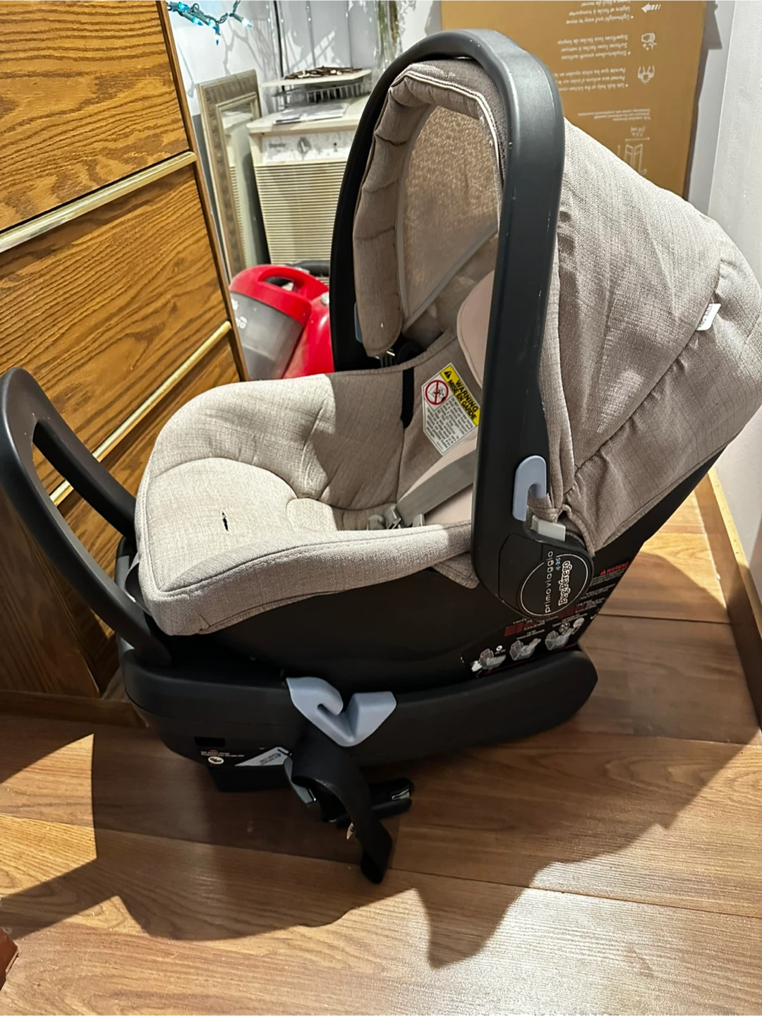 Peg Perego Primo Viaggio Car Seat Base and Carrier - photo 2