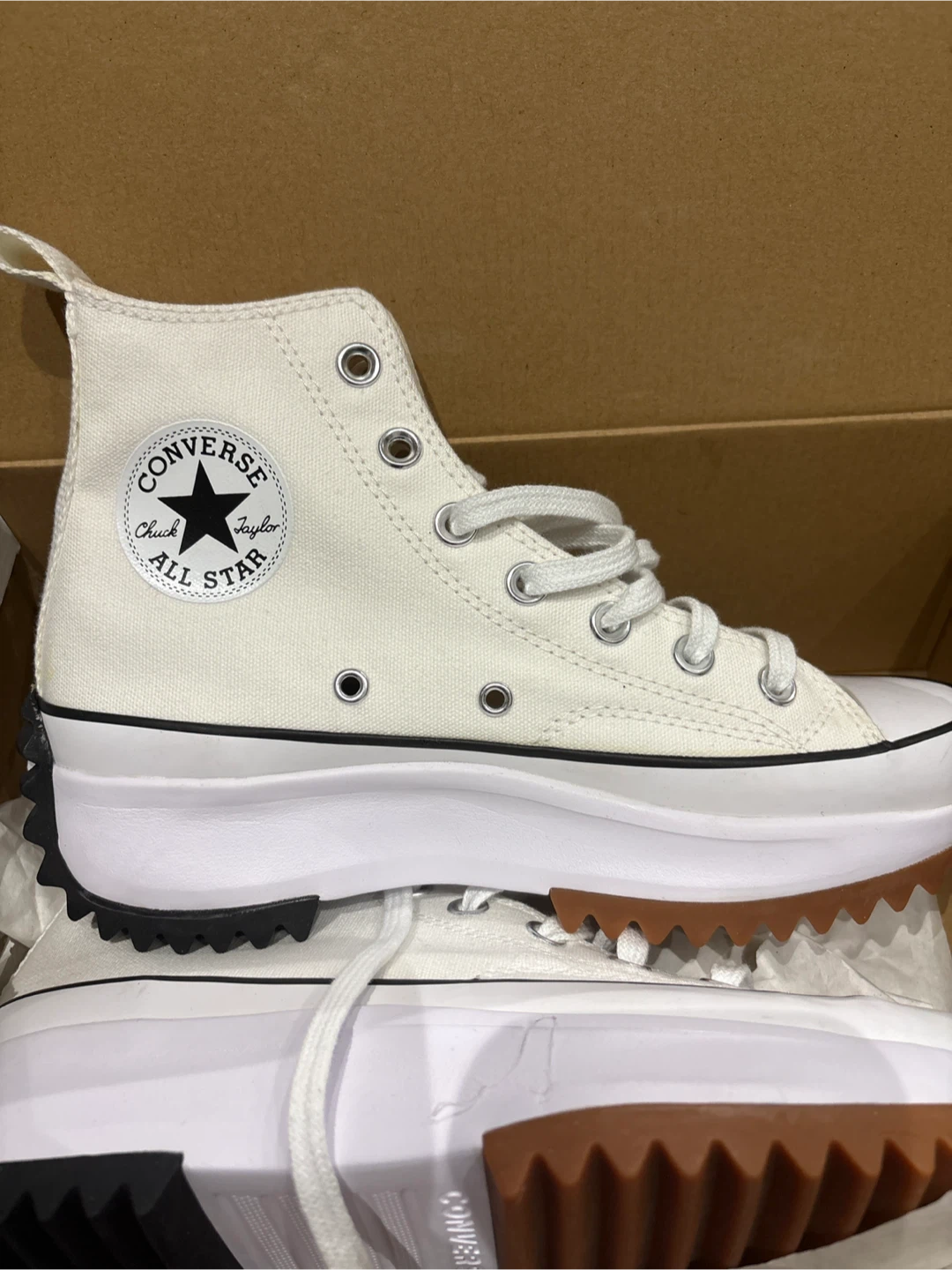 New! Never worn! Converse Run Star Hike Hi