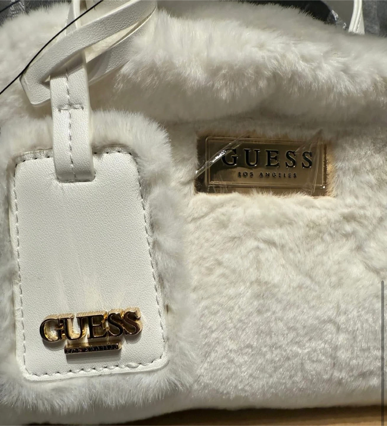 White Faux Fur Guess Handbag with Shoulder Strap - photo 2