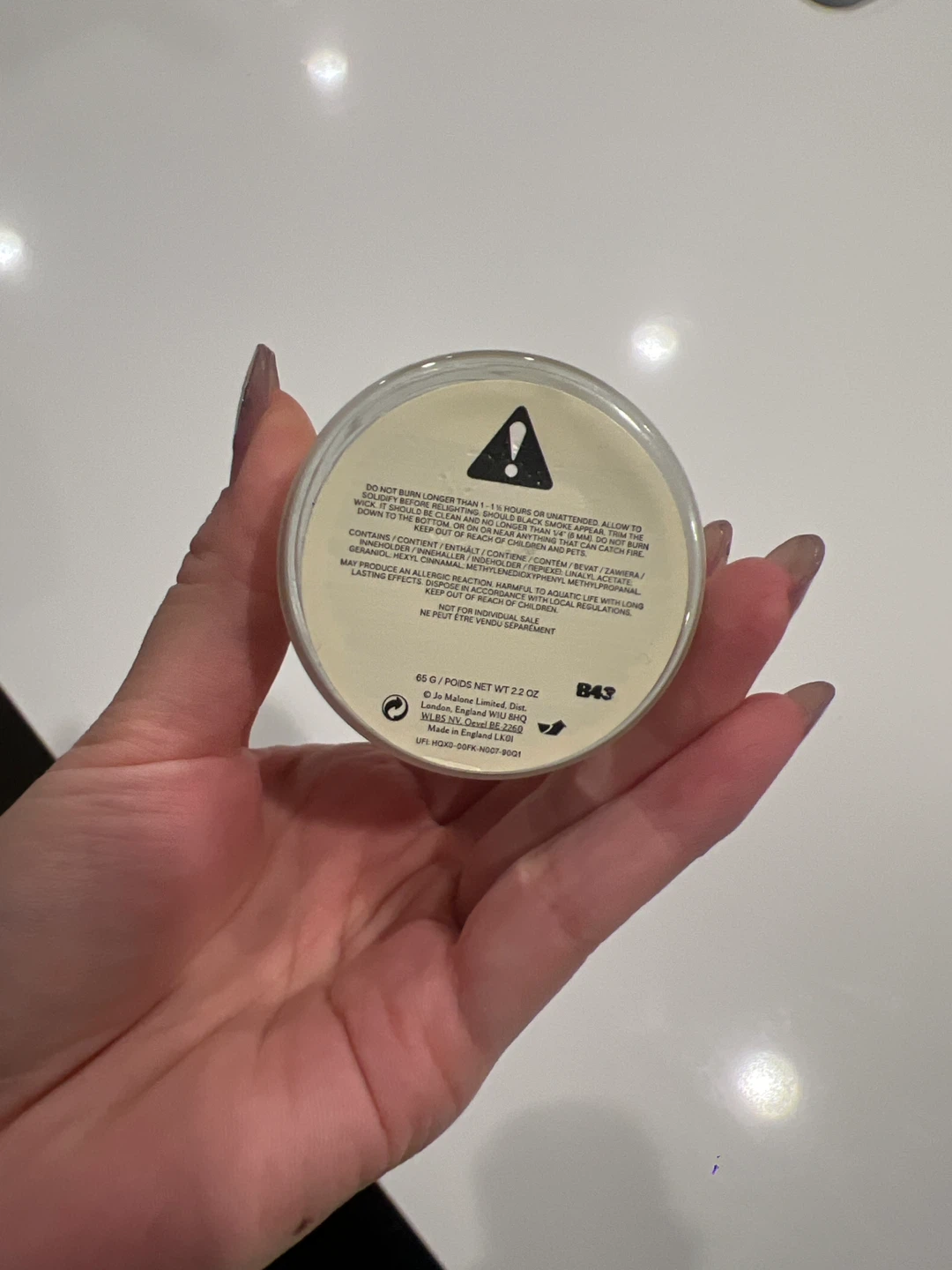 Jo Malone English Pear & Freesia Scented Candle - photo 2