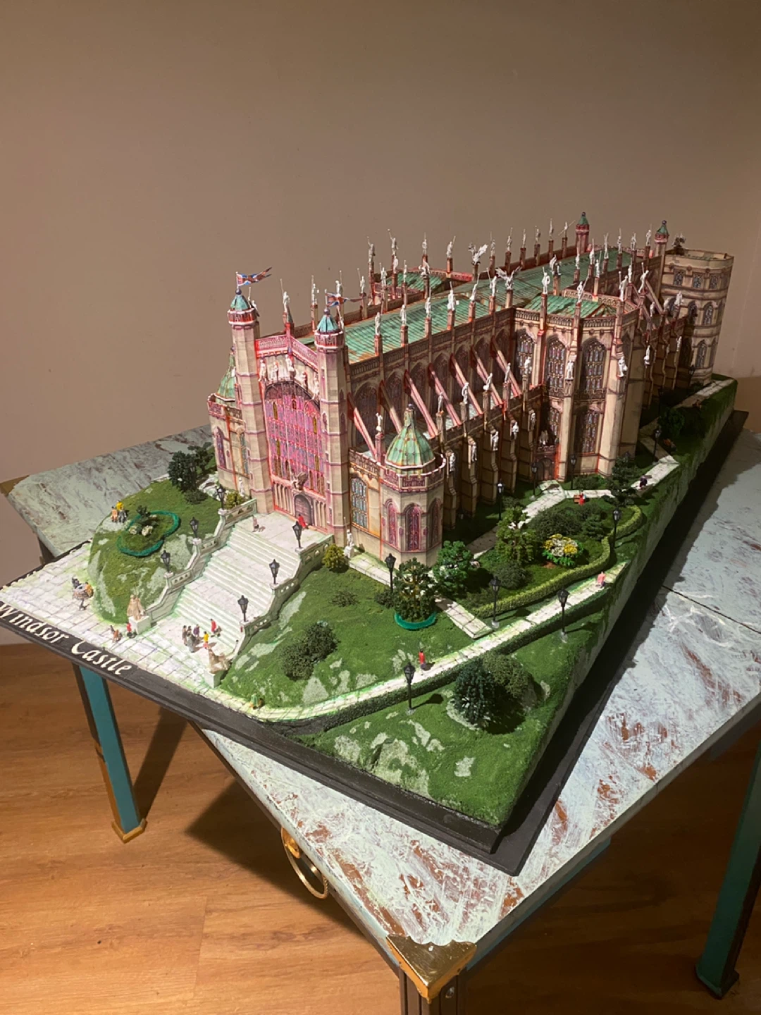 Windsor Castle Model Diorama - photo 3