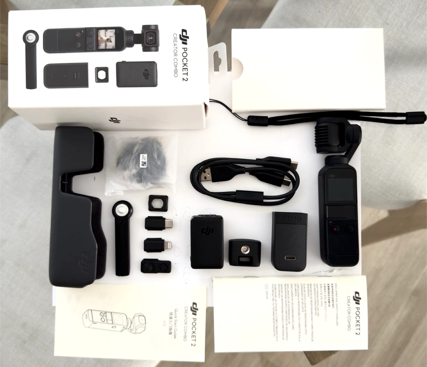 DJI Pocket 2 Creator Combo - 3 Axis Handheld Gimbal -like new