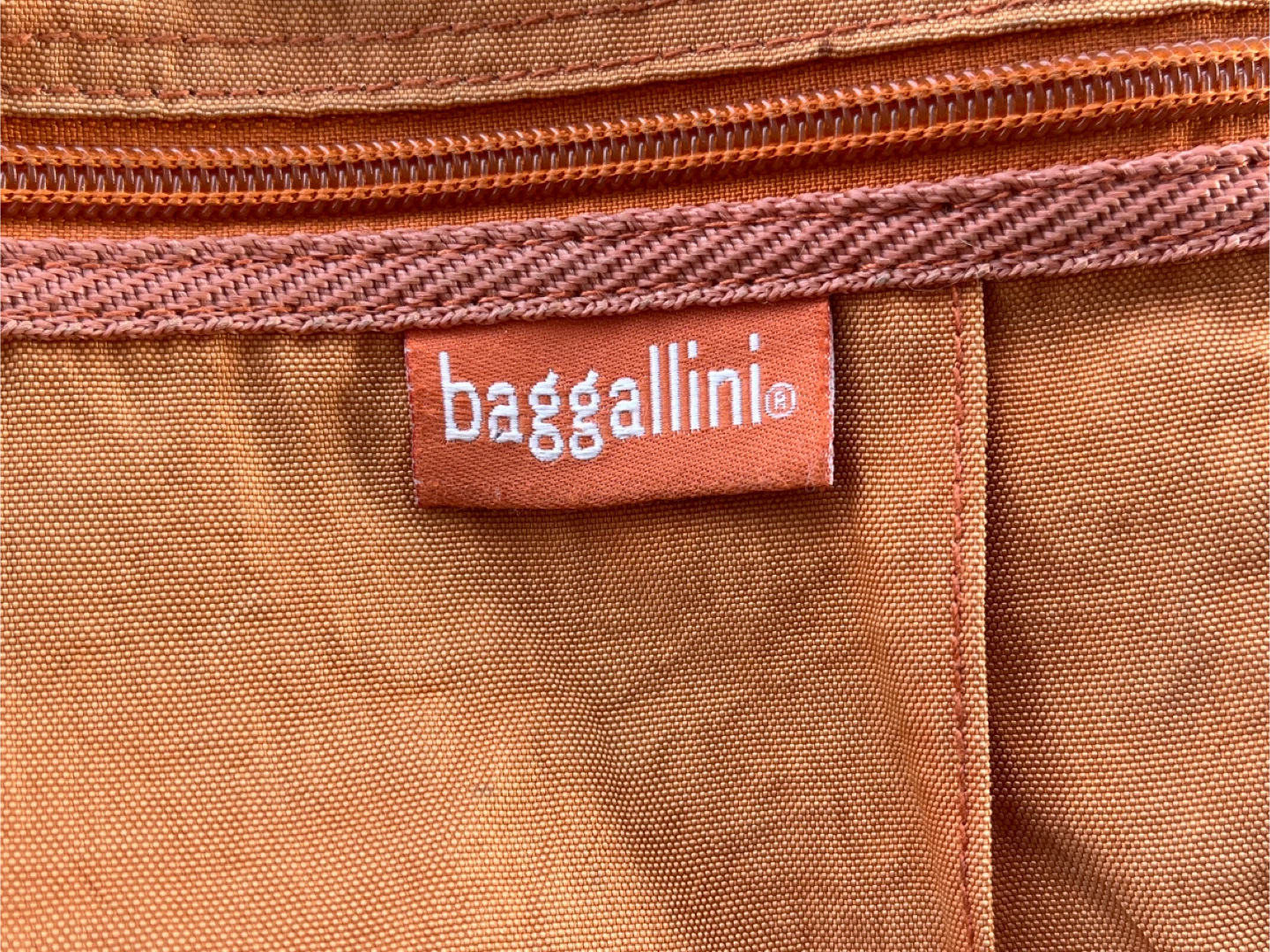Baggallini Orange Sling Backpack - photo 2
