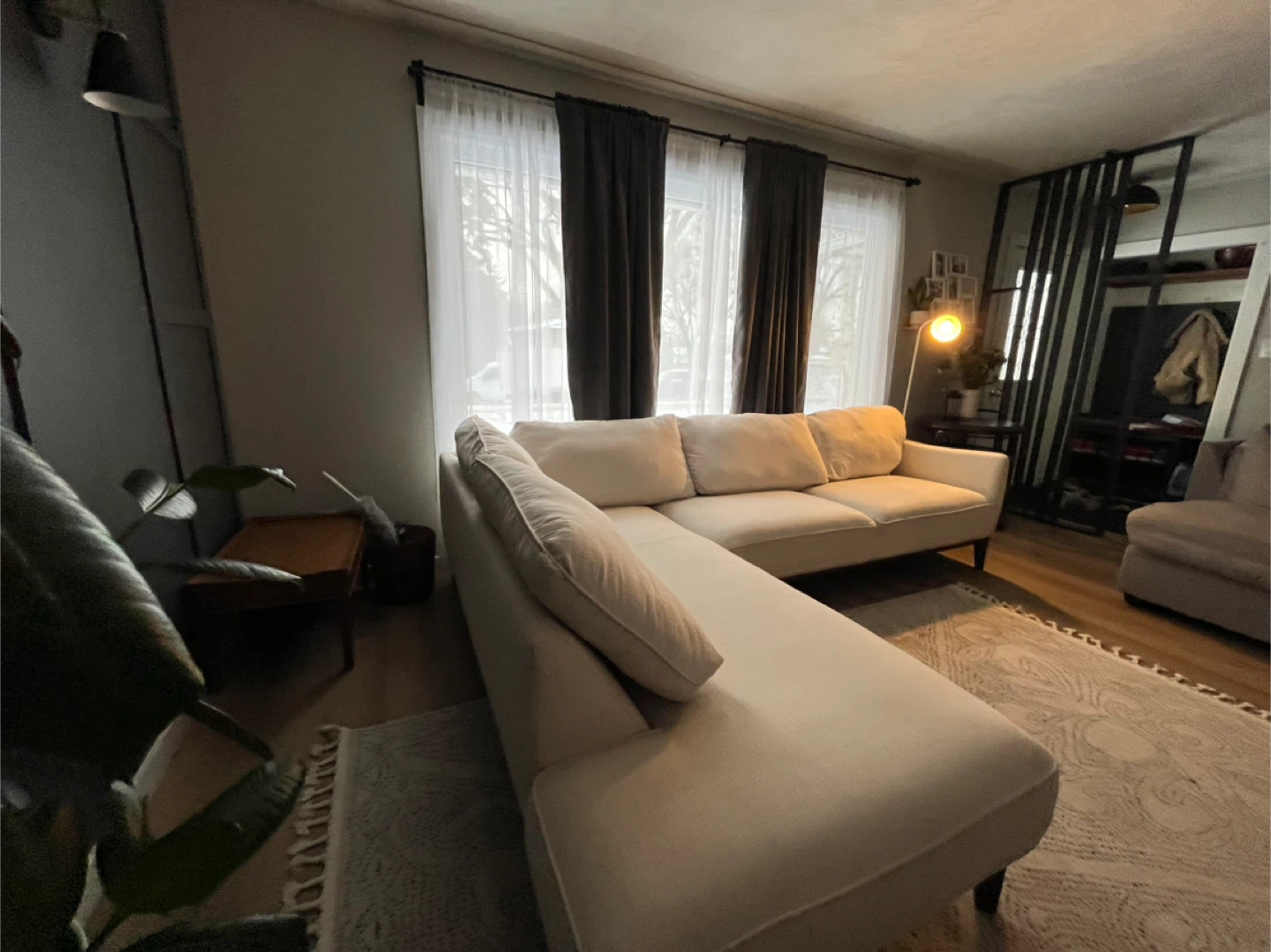 Cindy crawford beige large sofa - photo 2