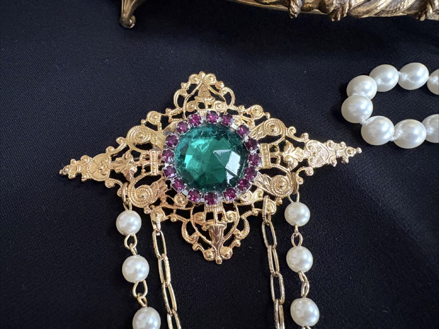Gold-tone Brooch with Faux Pearls and Green Gem - photo 2
