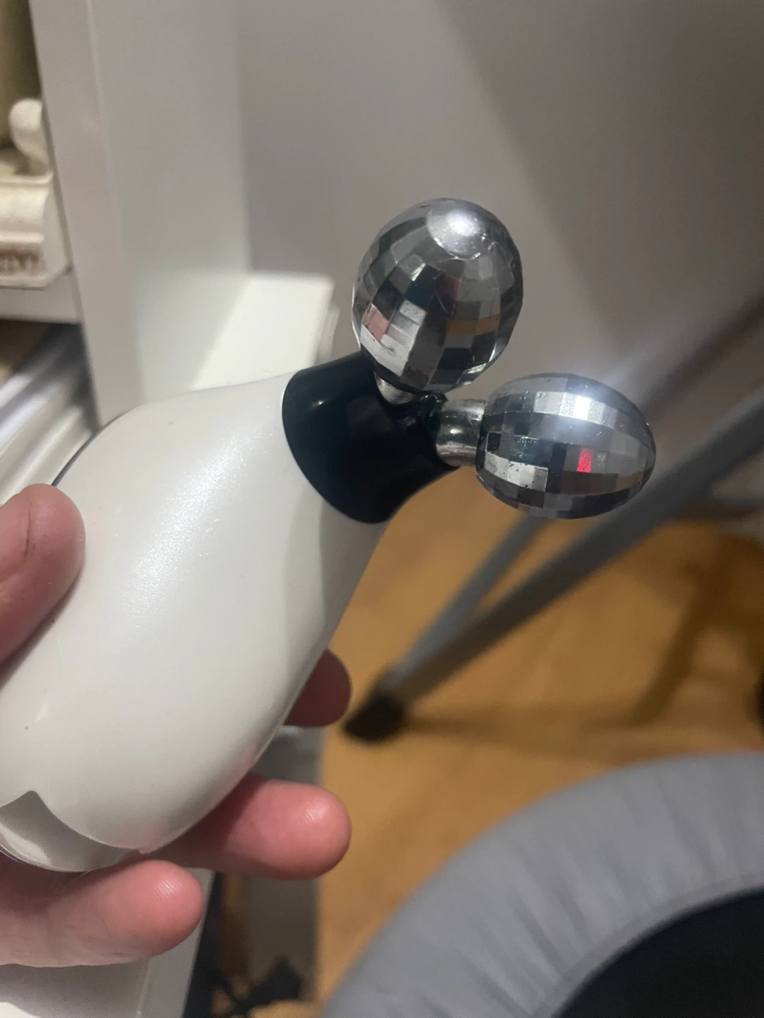 Microcurrent Facial Massager - photo 4