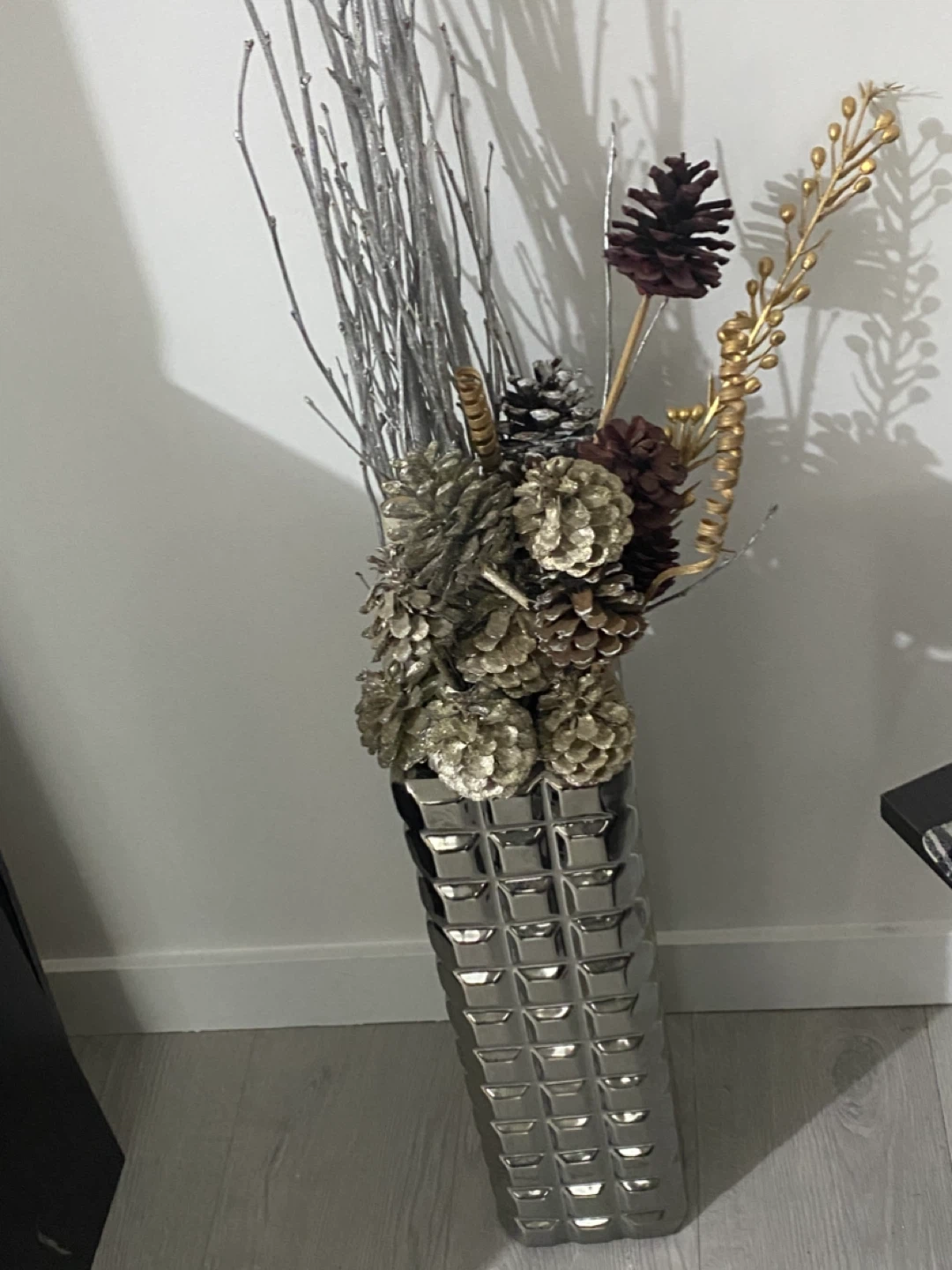 Silver vase with flowers - photo 3