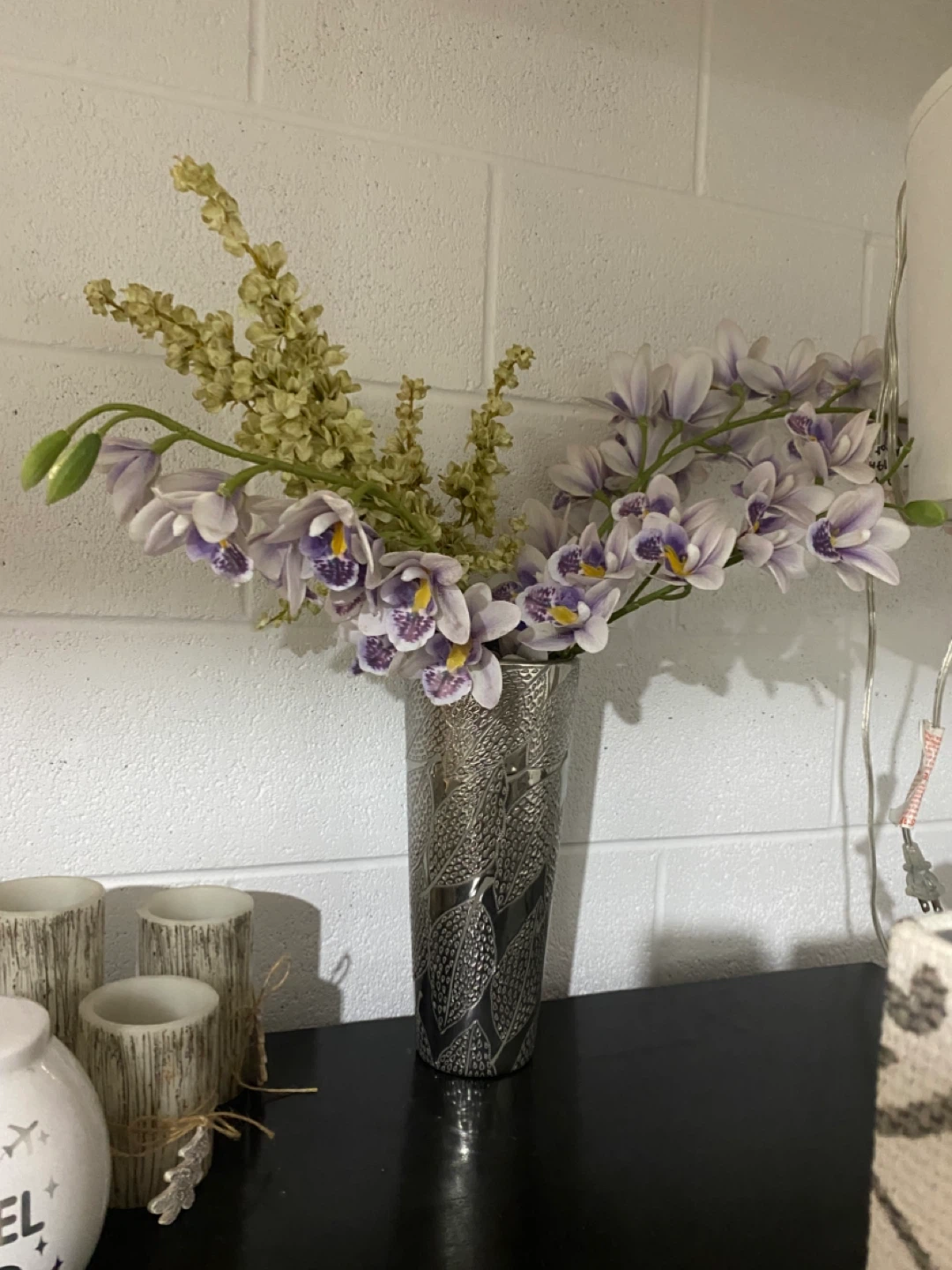 Silver vase with flowers - photo 2