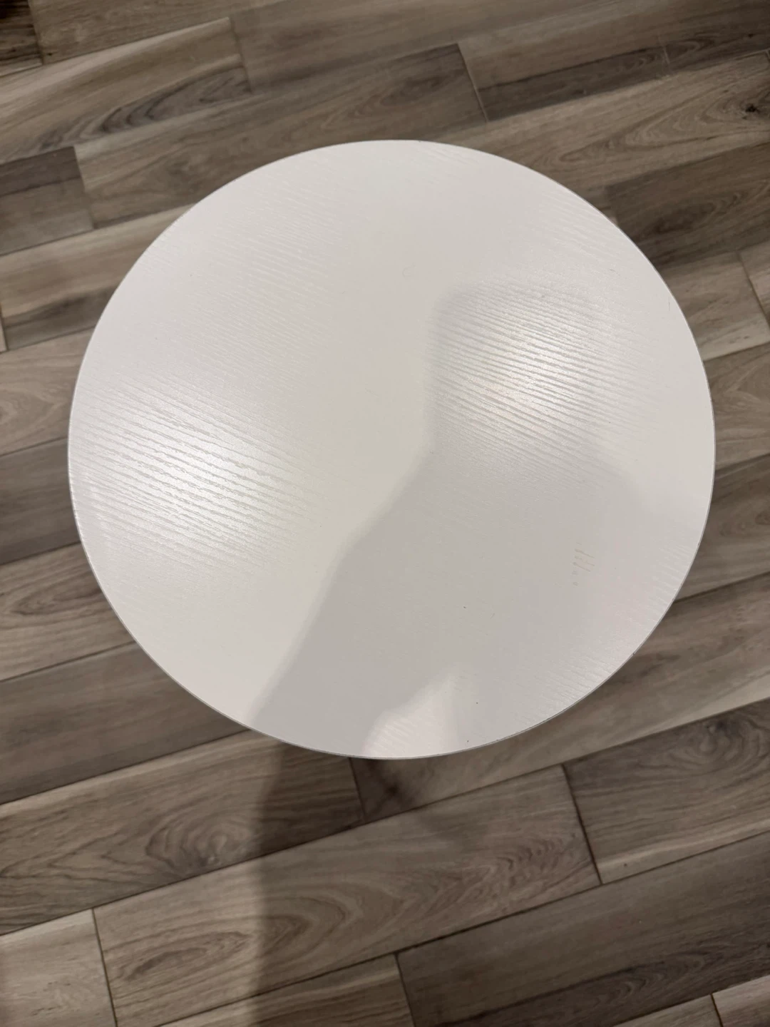 White Round Side Table with Wood Legs - photo 3