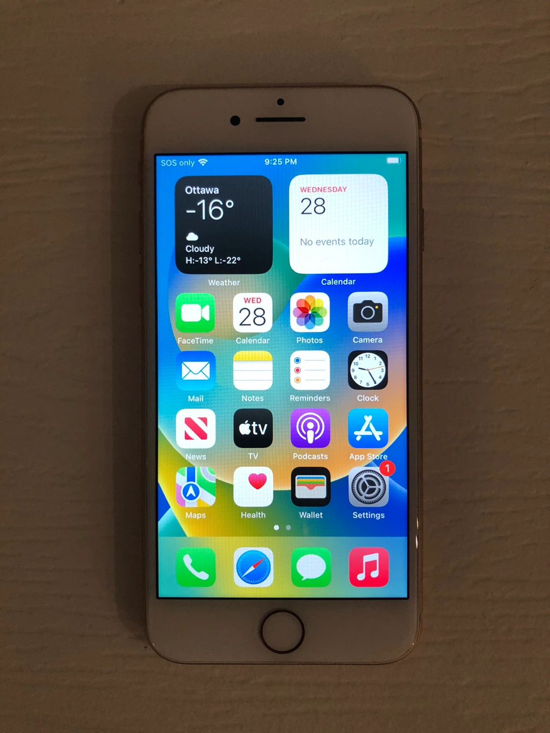 iPhone 8. Rose gold - photo 2
