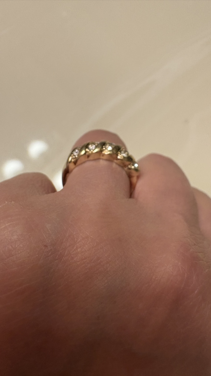 Gold tone ring with clear stones - Size 6 - photo 4