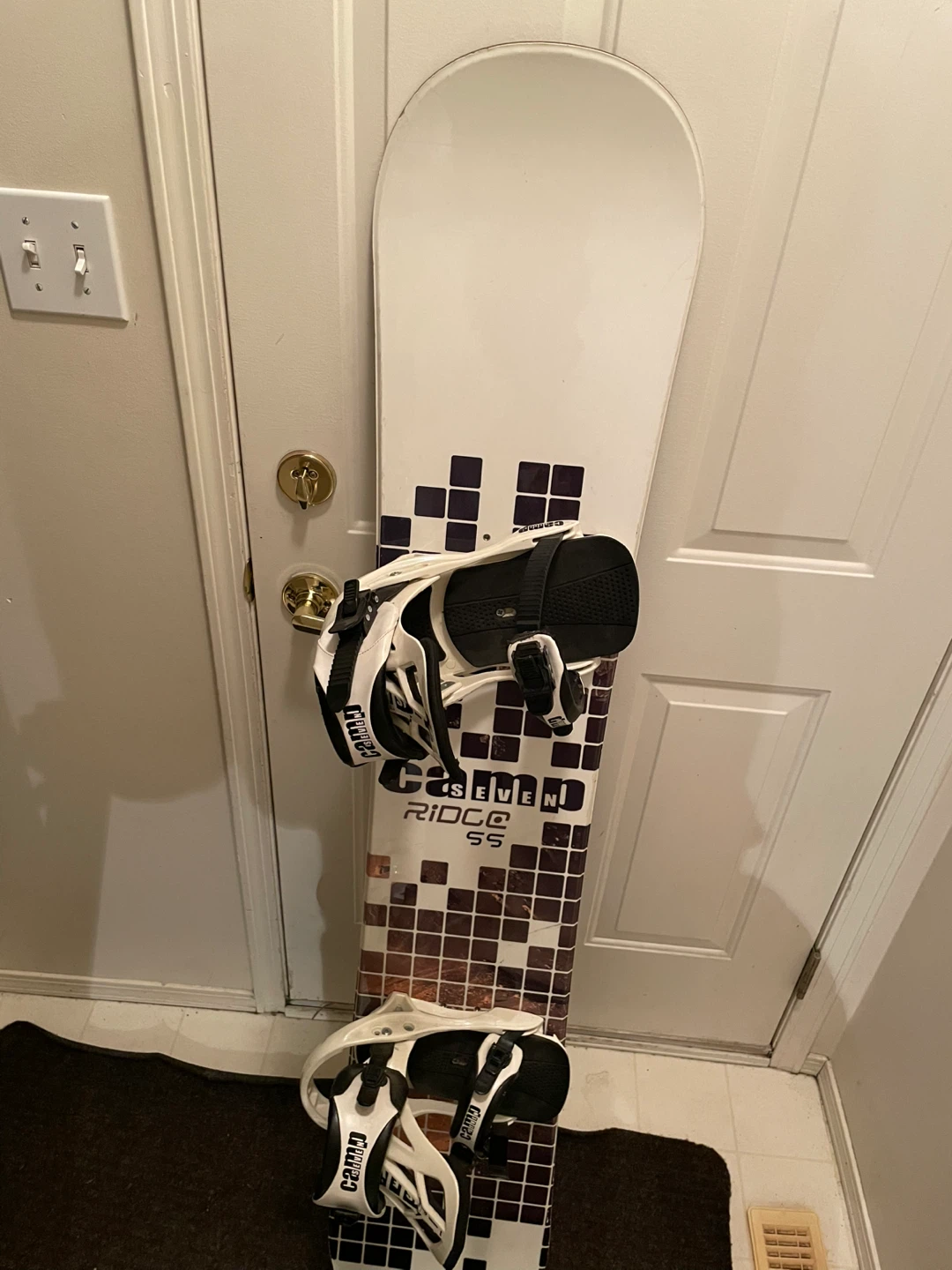 Camp Seven "Ridge SS" Snowboard with Bindings