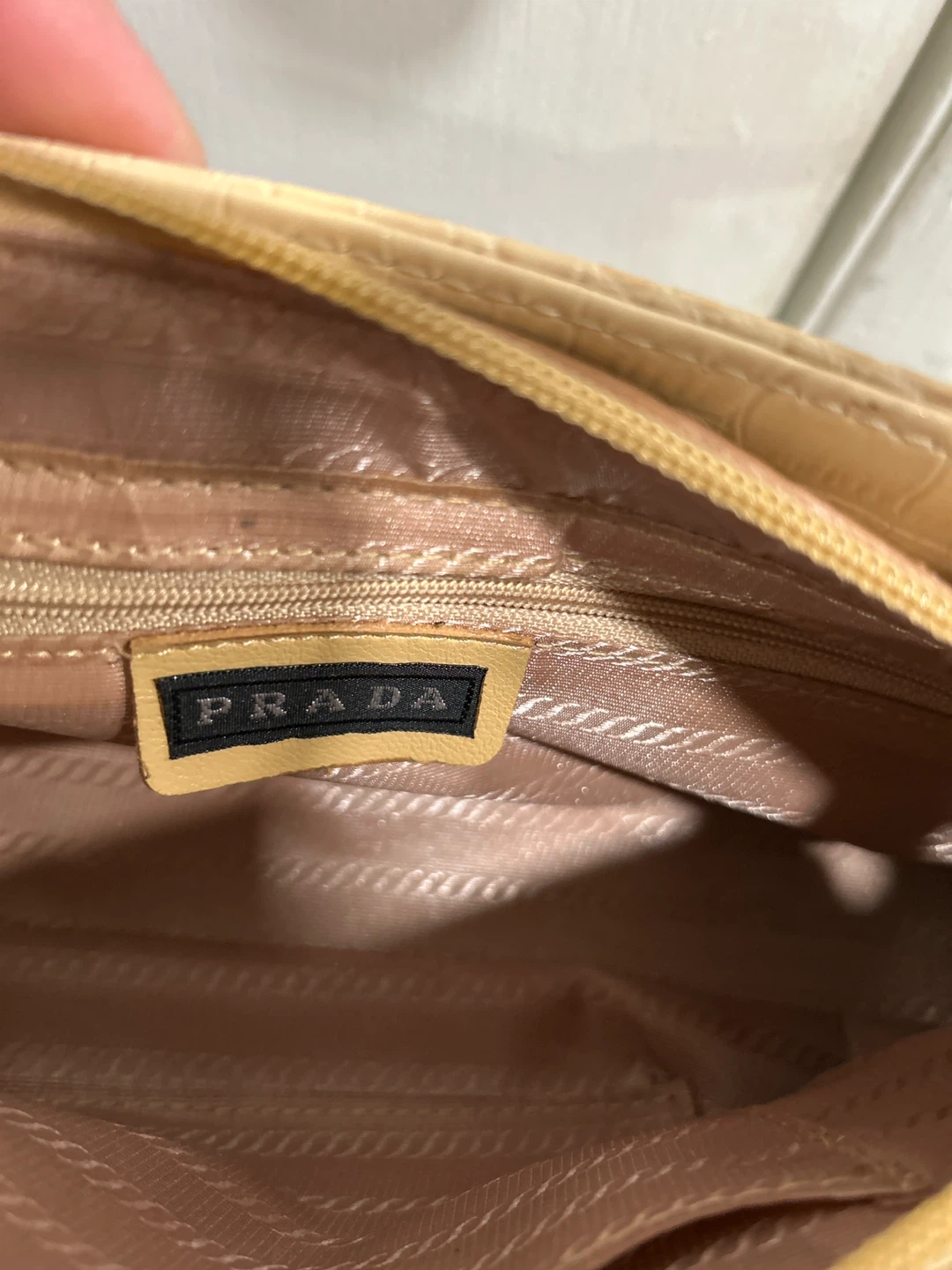 Like new Prada small purse - photo 3
