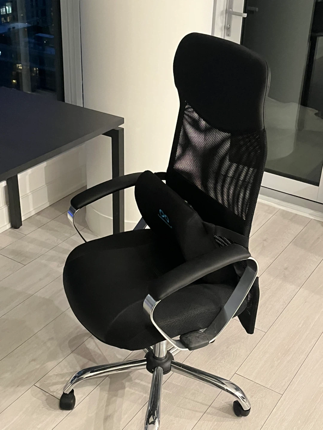 EQ3 Ergonomic Office Chair - photo 2