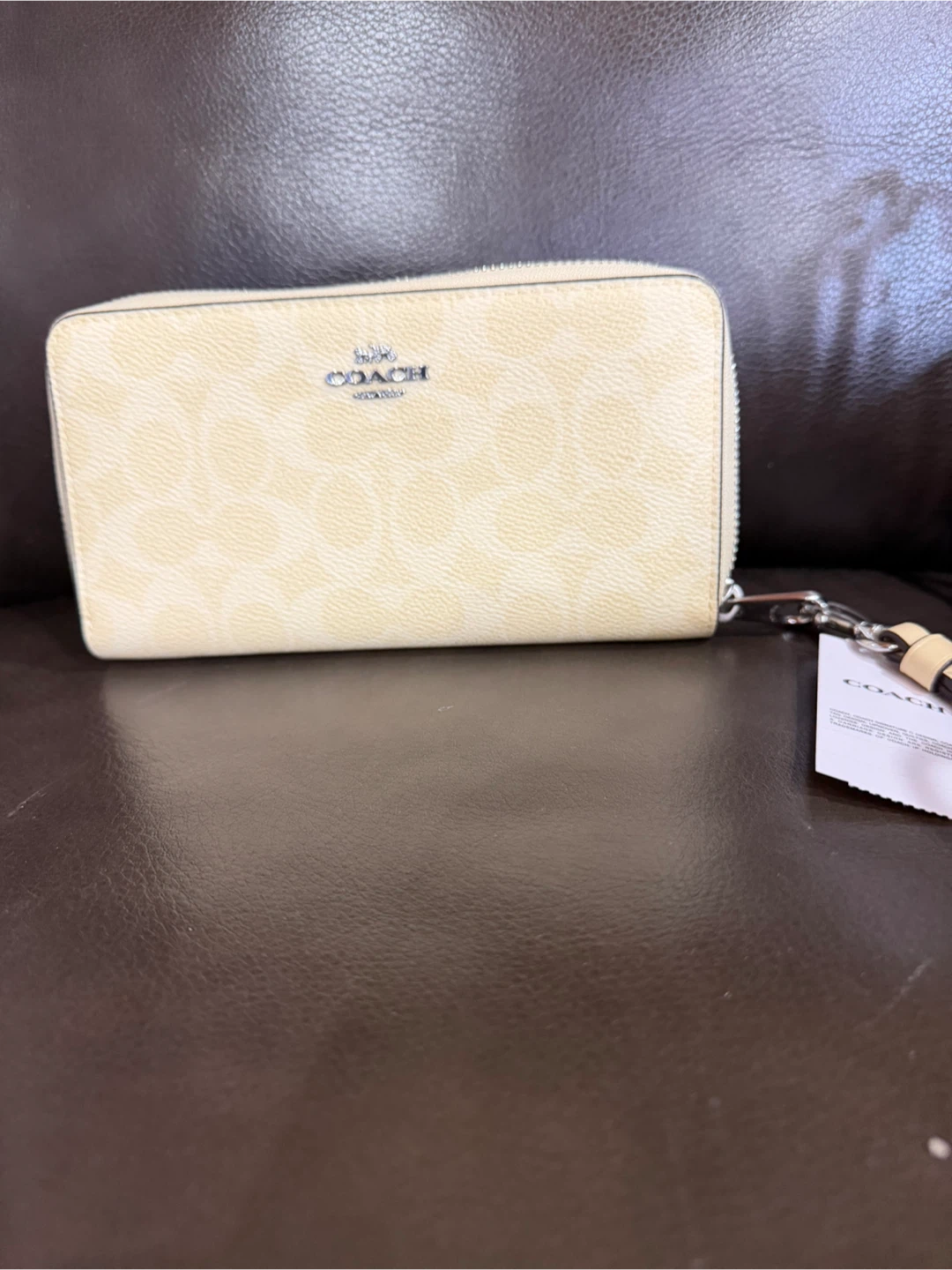NWT Coach Wristlet - photo 3