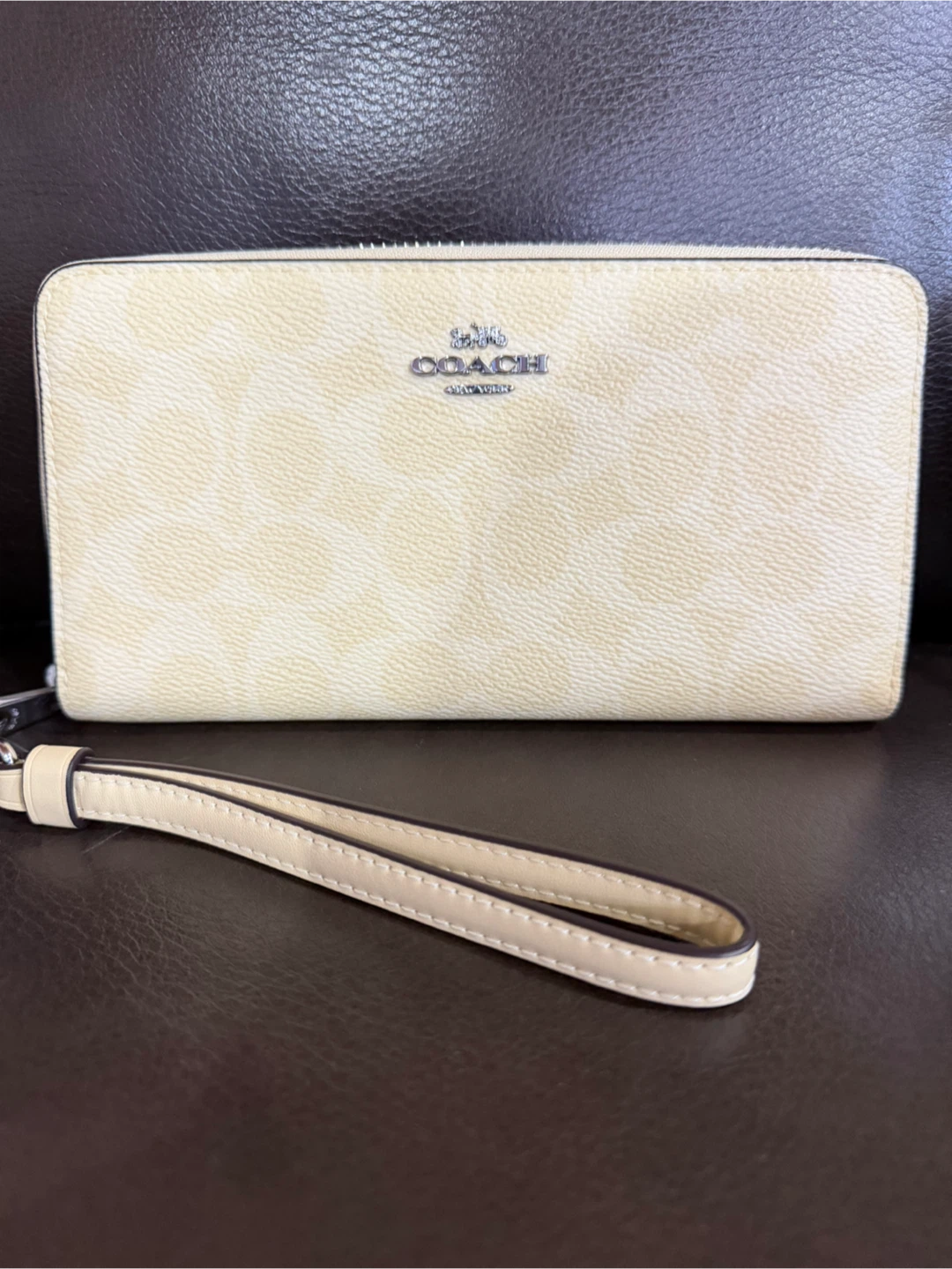 NWT Coach Wristlet