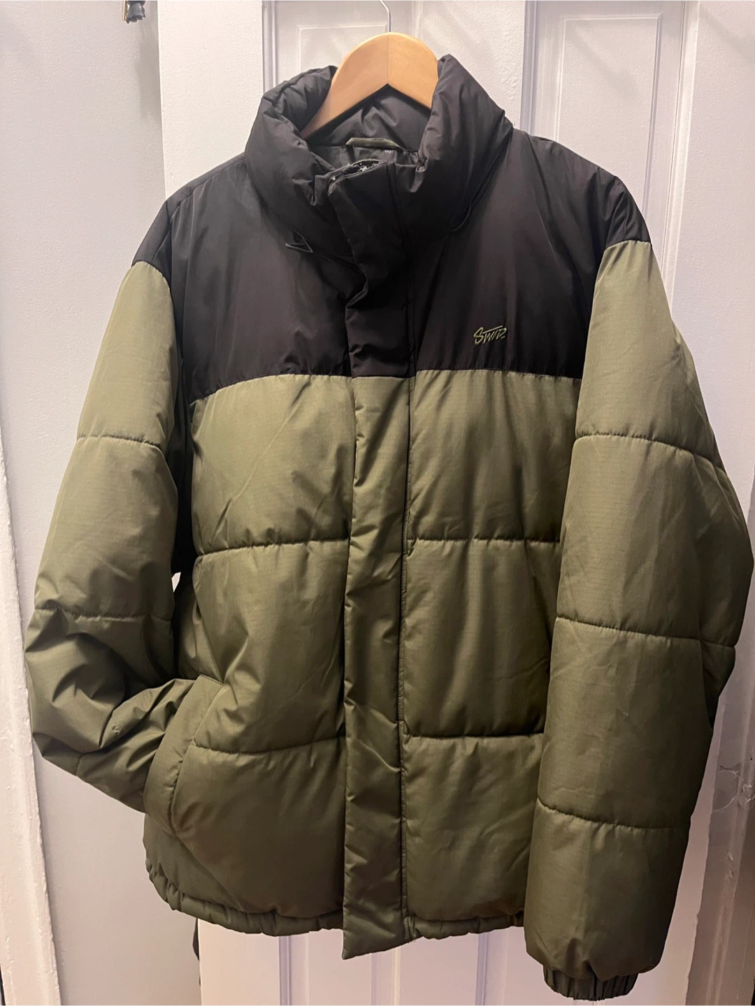Pull & Bear Puffer Jacket - Black/Olive Green - Size M/L