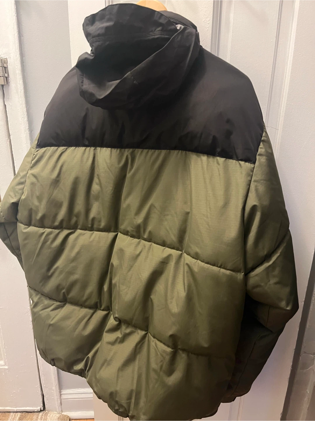 Pull & Bear Puffer Jacket - Black/Olive Green - Size M/L - photo 3