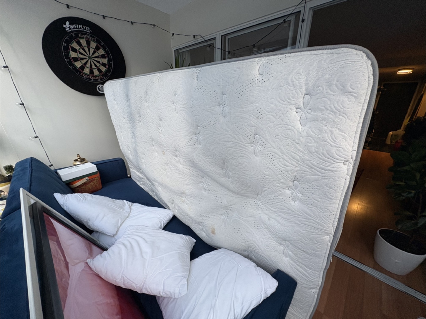 Queen size mattress (Kingsdowne Verbena)