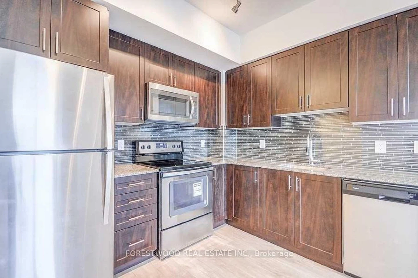 2 Beds 2 Bathrooms Apartment for rent 3700 Hwy 7 Vaughan - photo 2