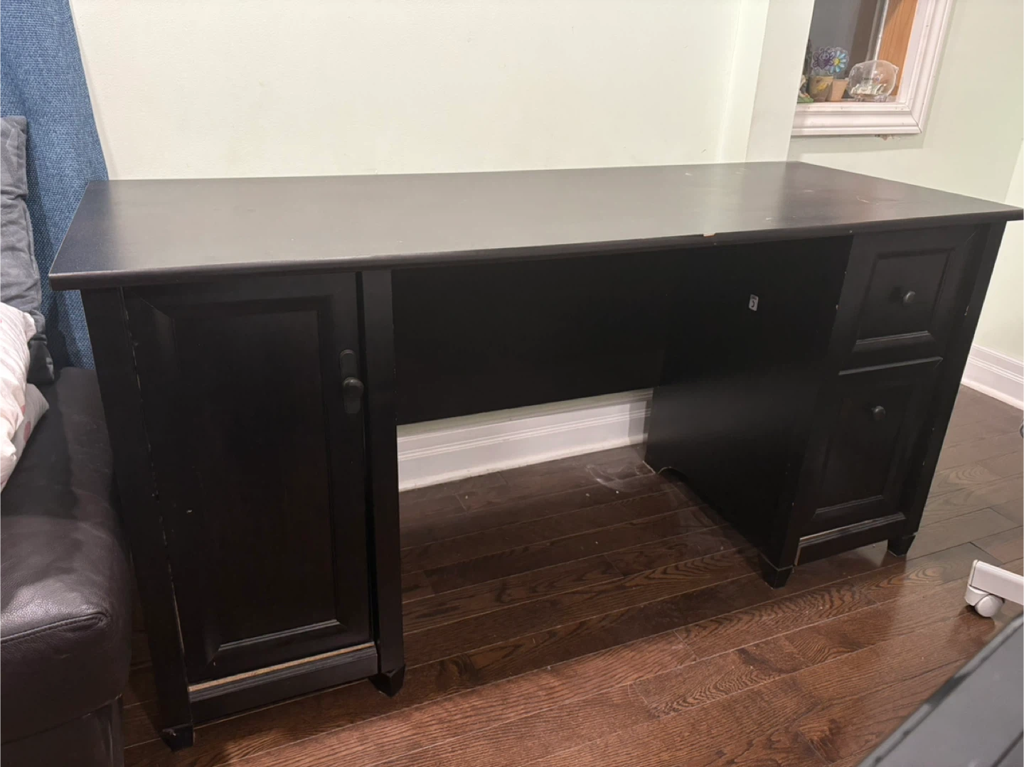 Black Desk with Drawers and Executive chair - photo 2