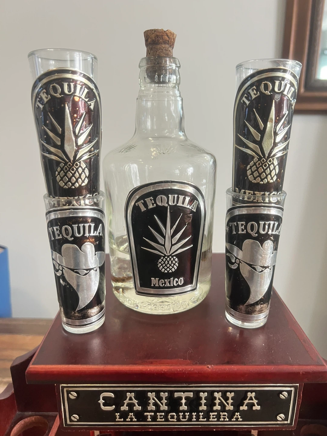 Cantina La Tequilera Display with 4 Tequila Shot Glasses - photo 4