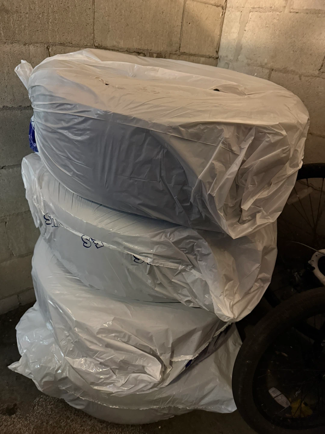 Hankook 265/60R18 Winter Tires - photo 2