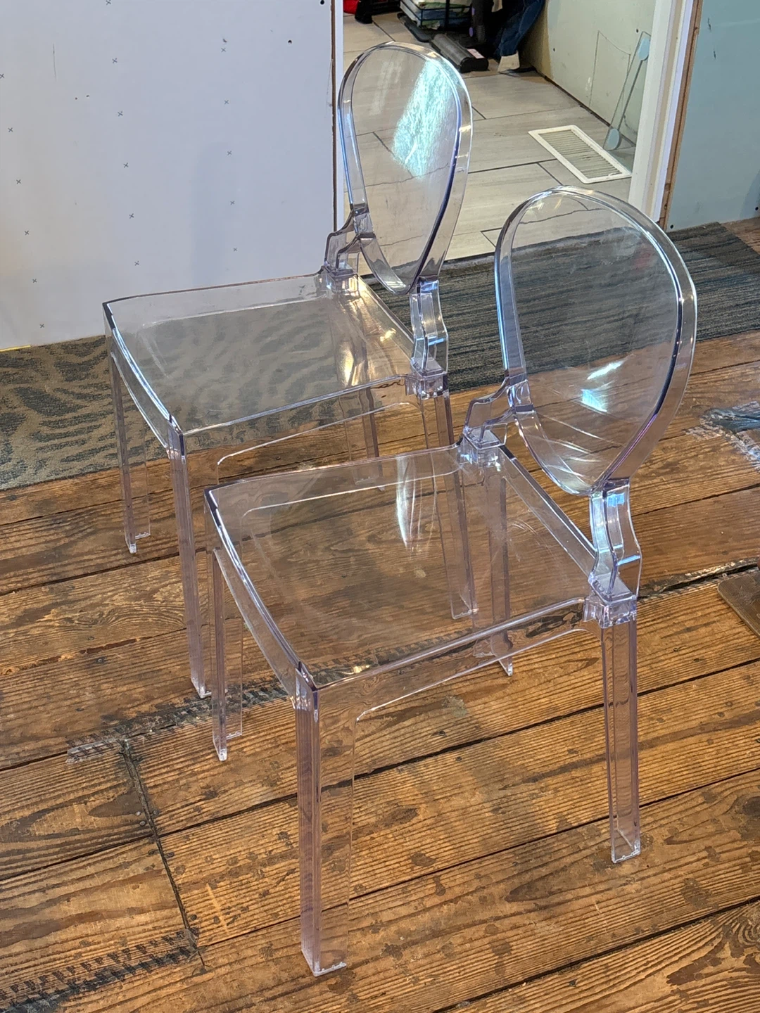 Set of 2 Clear Acrylic Ghost Chairs