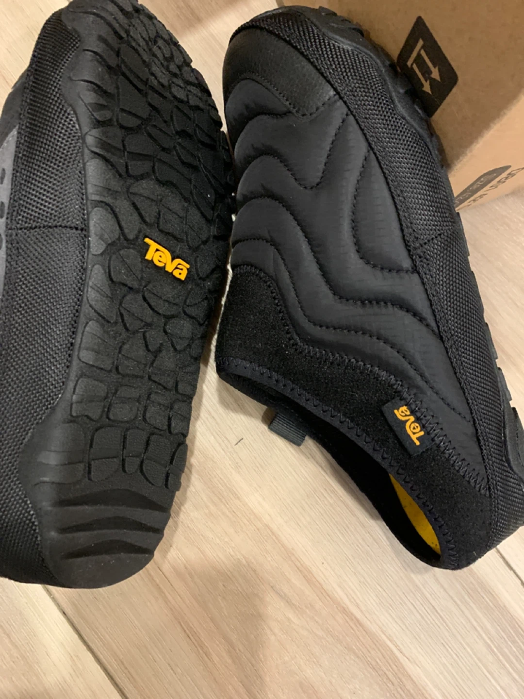 Teva Black Slip-On Shoes size 6 new never used - photo 5