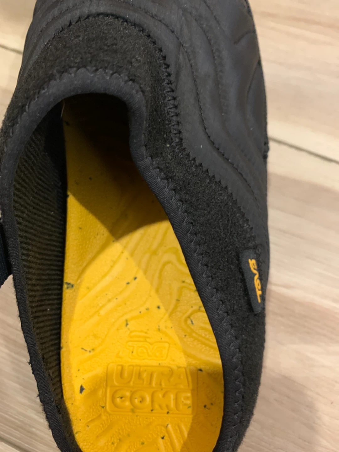 Teva Black Slip-On Shoes size 6 new never used - photo 3