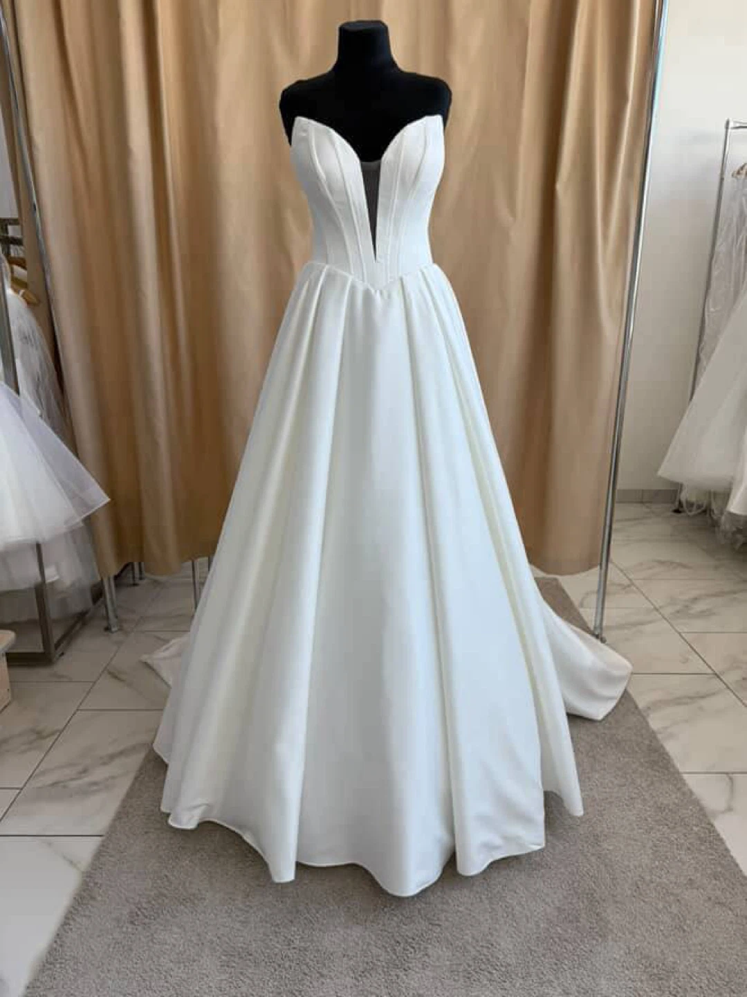 Wedding satin dress / ball gown silhouette