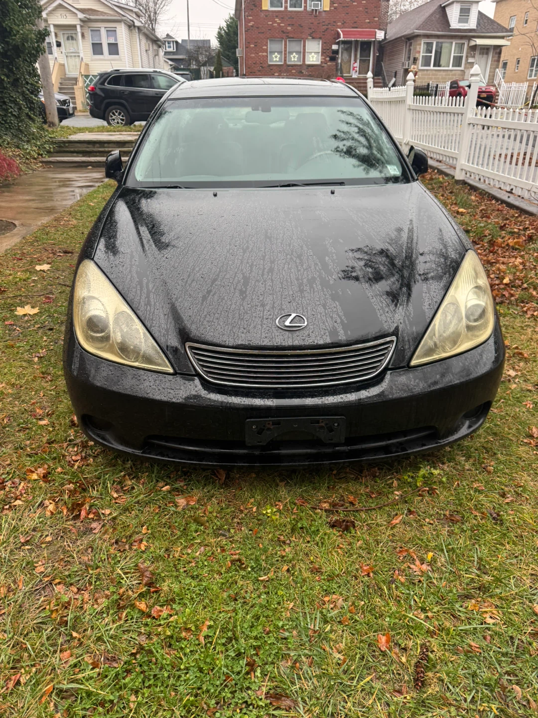 Black Lexus Sedan - photo 5