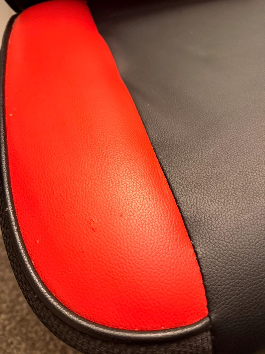 BOSSIN Gaming Chair - Black/Red - photo 3