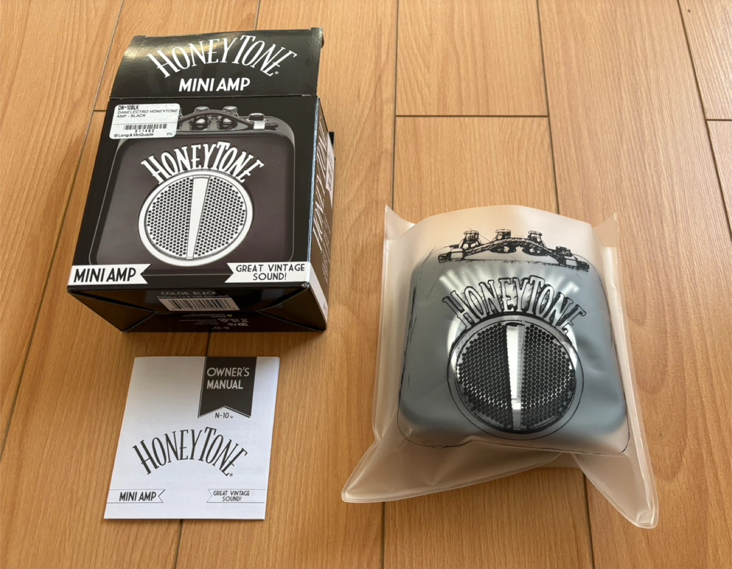 Like New Honeytone Mini Amp – Black – Boxed - photo 2