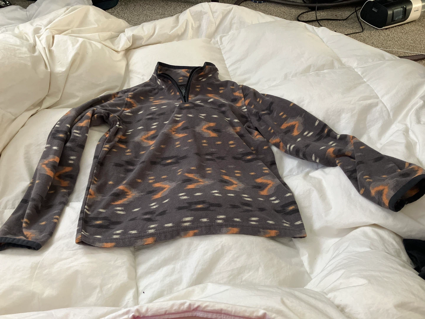 Gray Fleece Pullover with Geometric Pattern