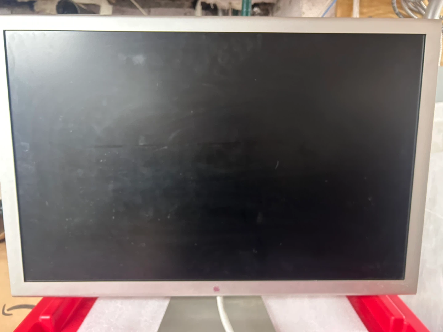 Apple iMac 21.5 inch Desktop Computer