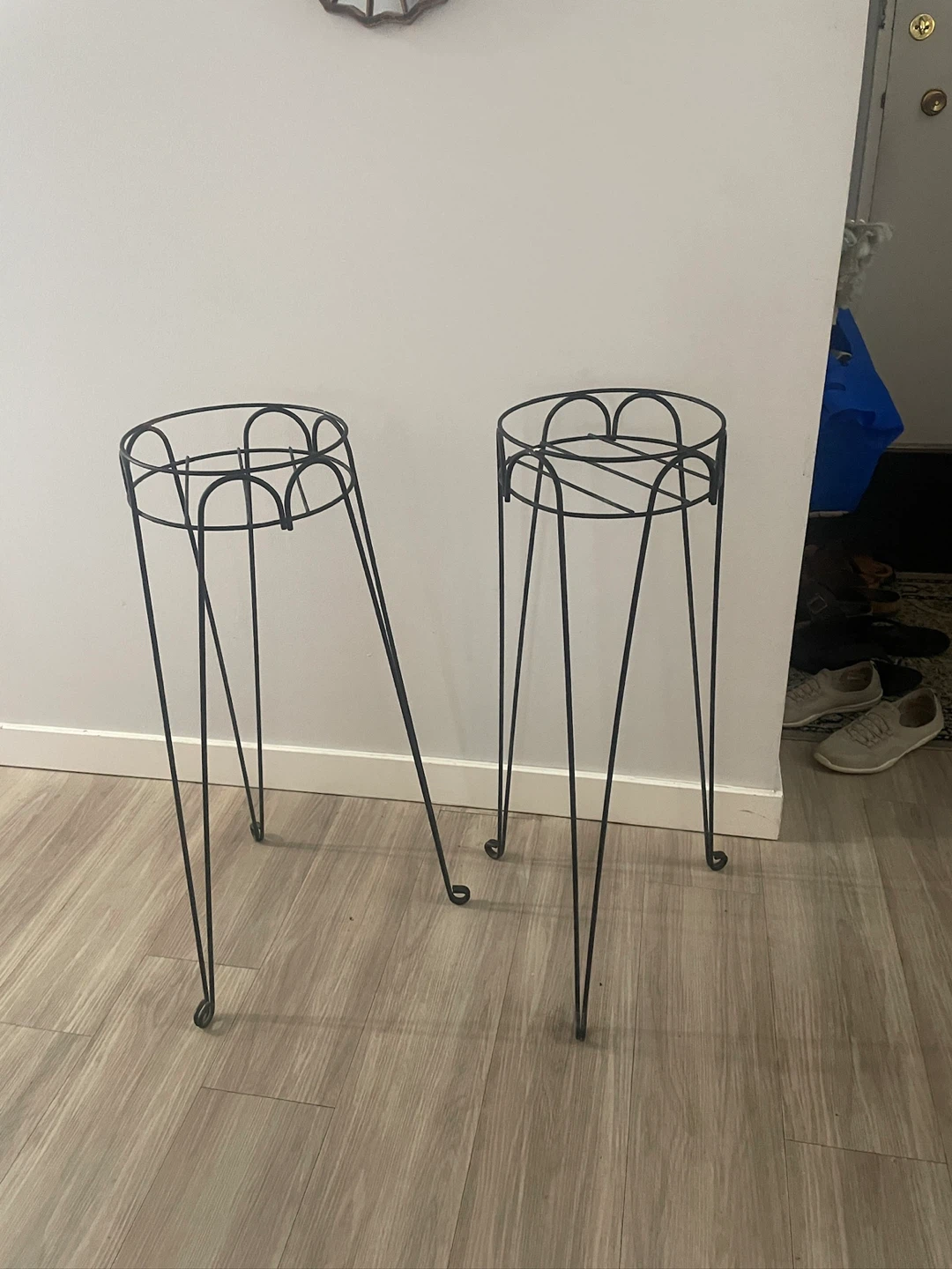 Set of 2 Black Metal Plant Stands