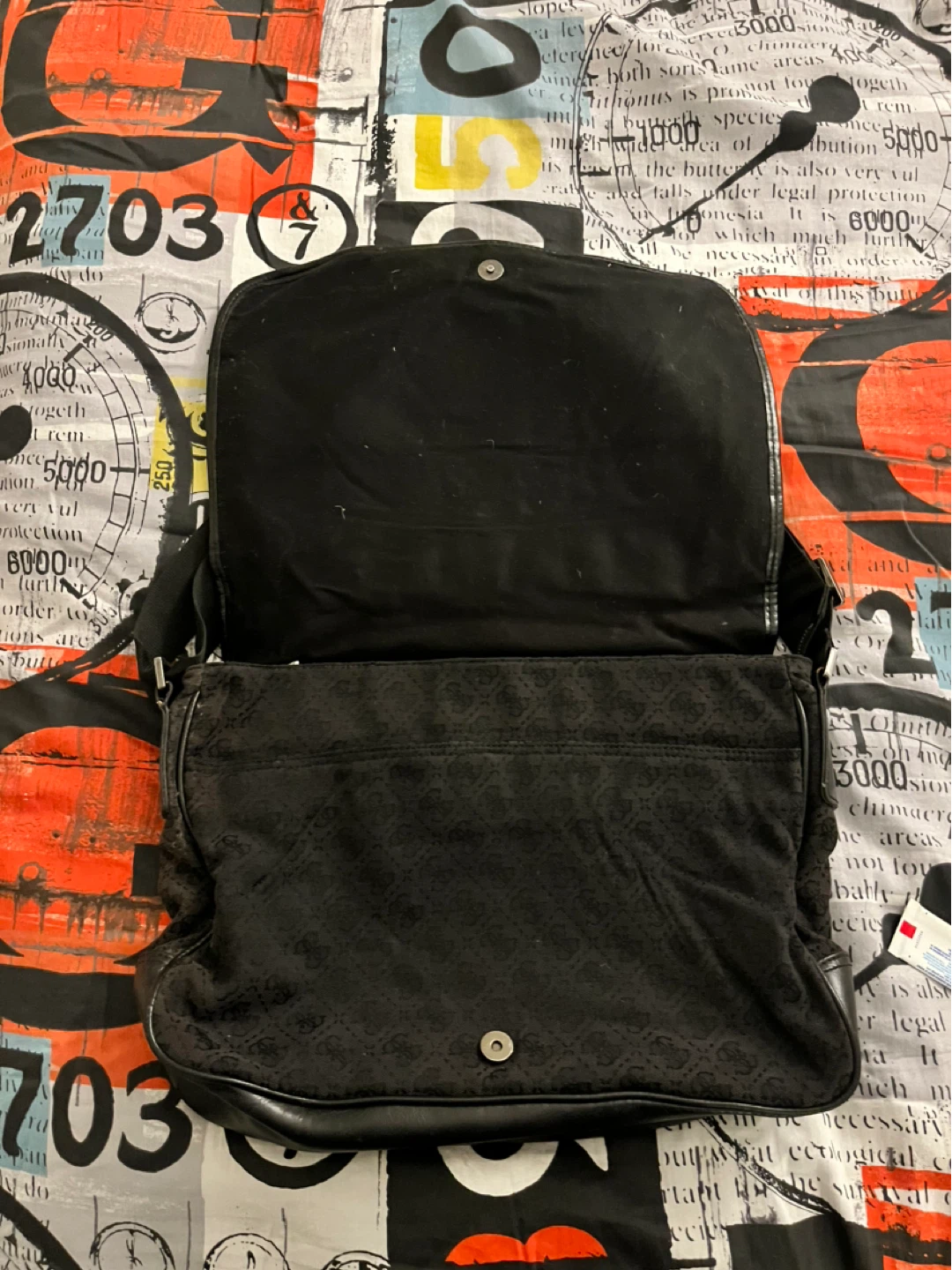 Black Guess Messenger Bag - photo 2