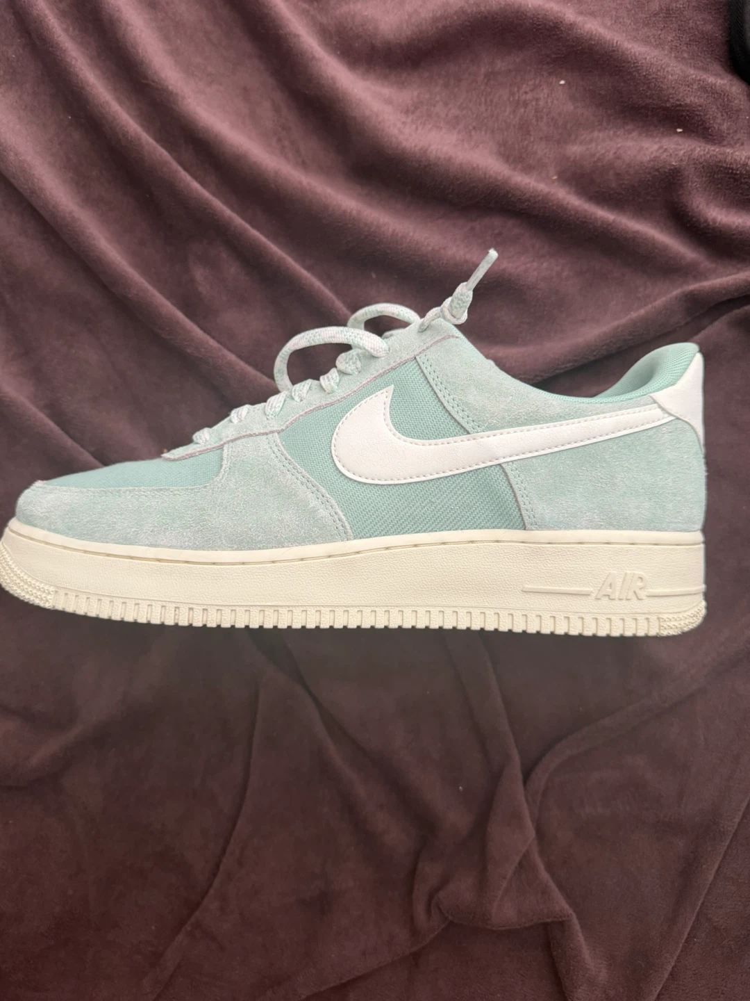 Nike Air Force 1 '07 LV8 Enamel Green Sneakers