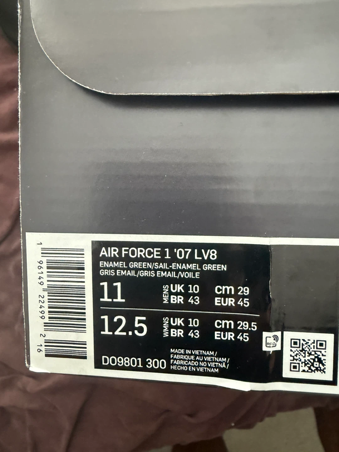 Nike Air Force 1 '07 LV8 Enamel Green Sneakers - photo 4