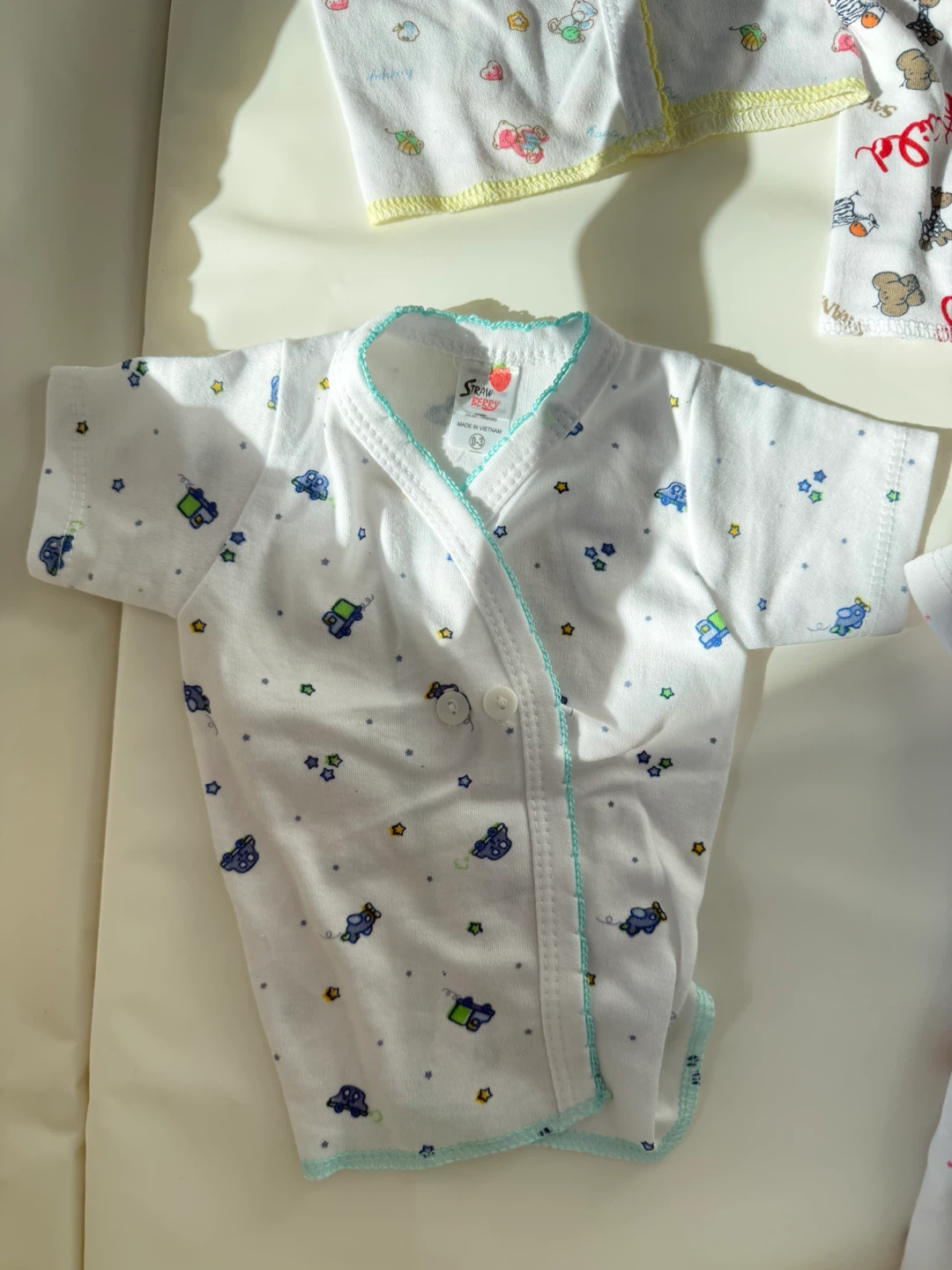 Brand new Babies' 4 Pack Relaxed Fit Short 0-3m - photo 2
