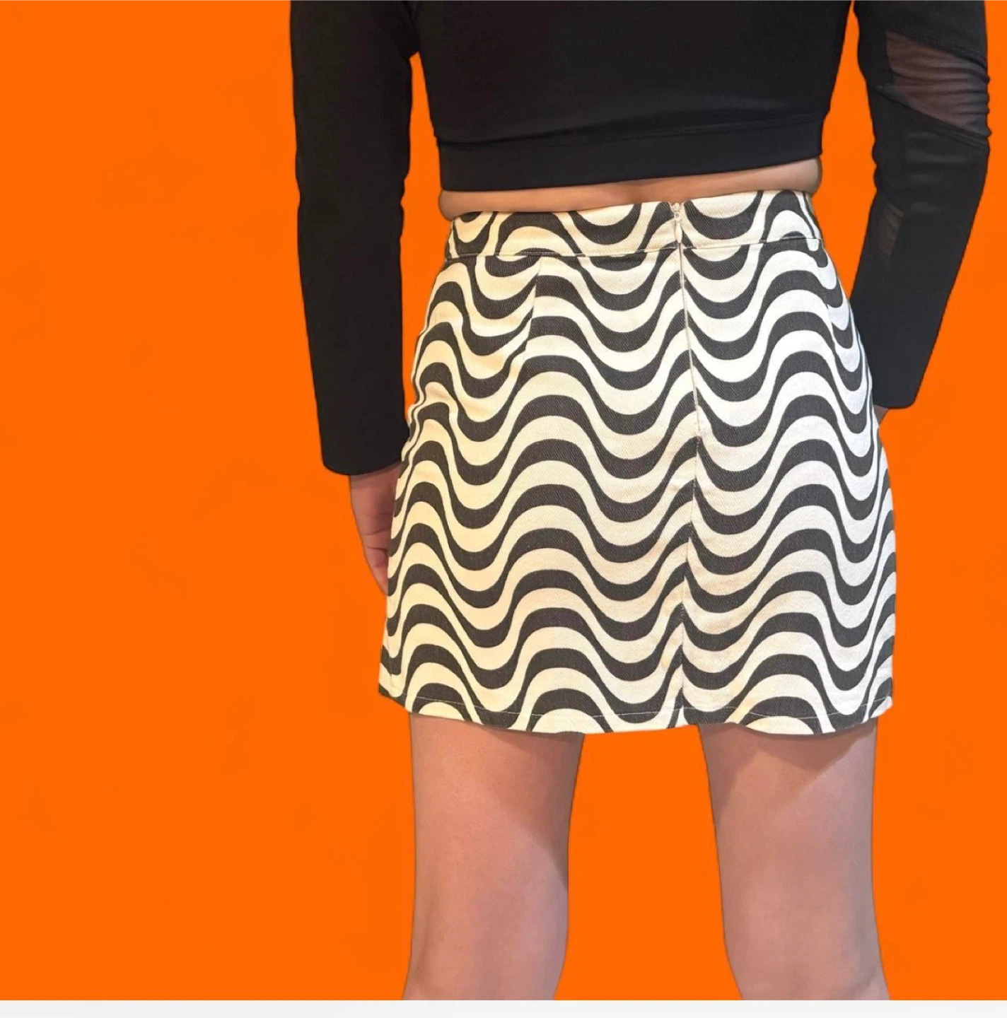 Black and White Swirl Print Mini Skirt - photo 2
