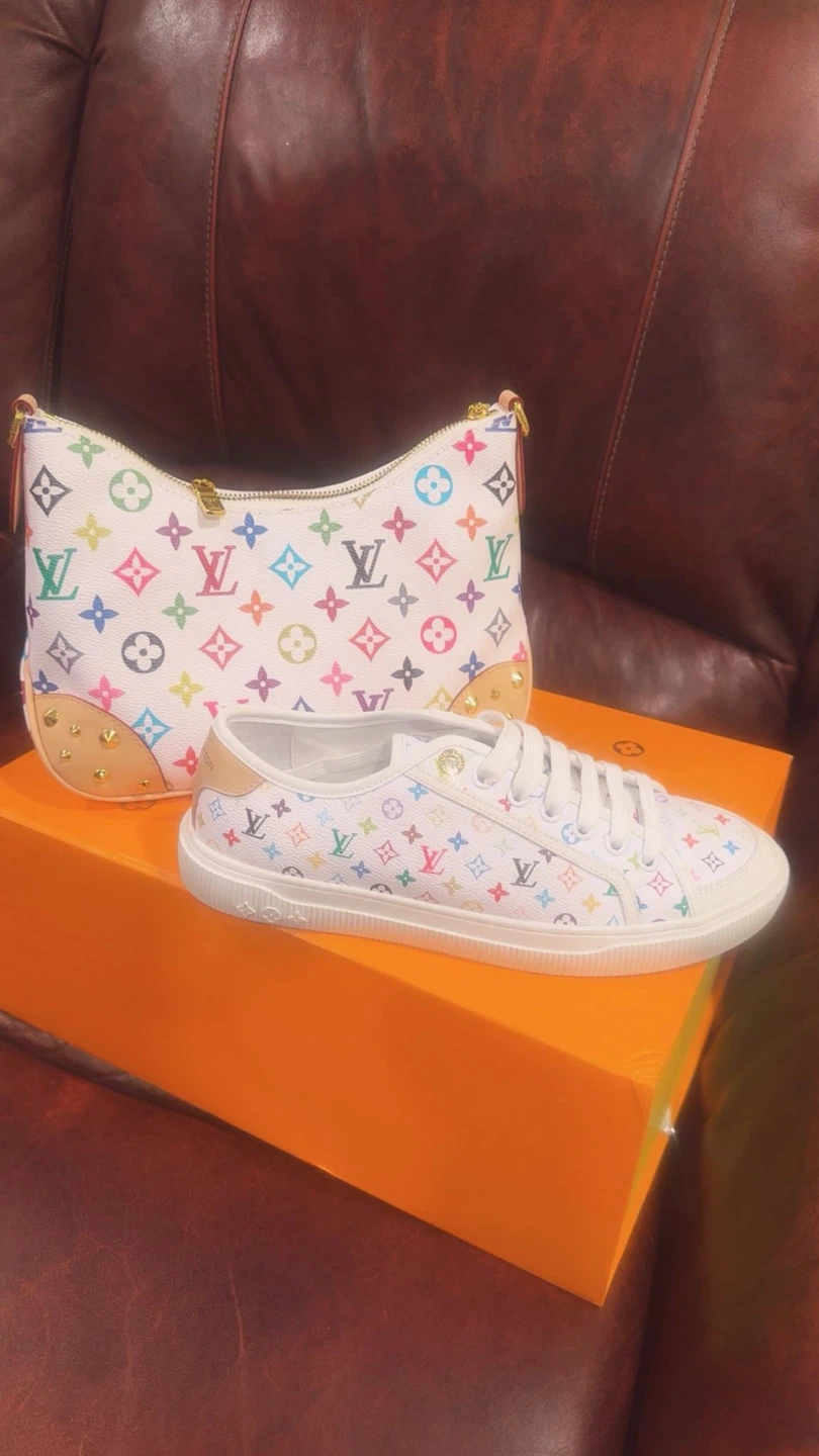 Louis Vuitton Monogram Canvas Sneakers and Shoulder Bag - photo 3