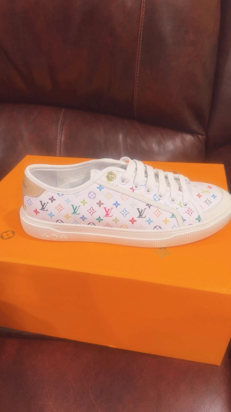 Louis Vuitton Monogram Canvas Sneakers and Shoulder Bag - photo 2