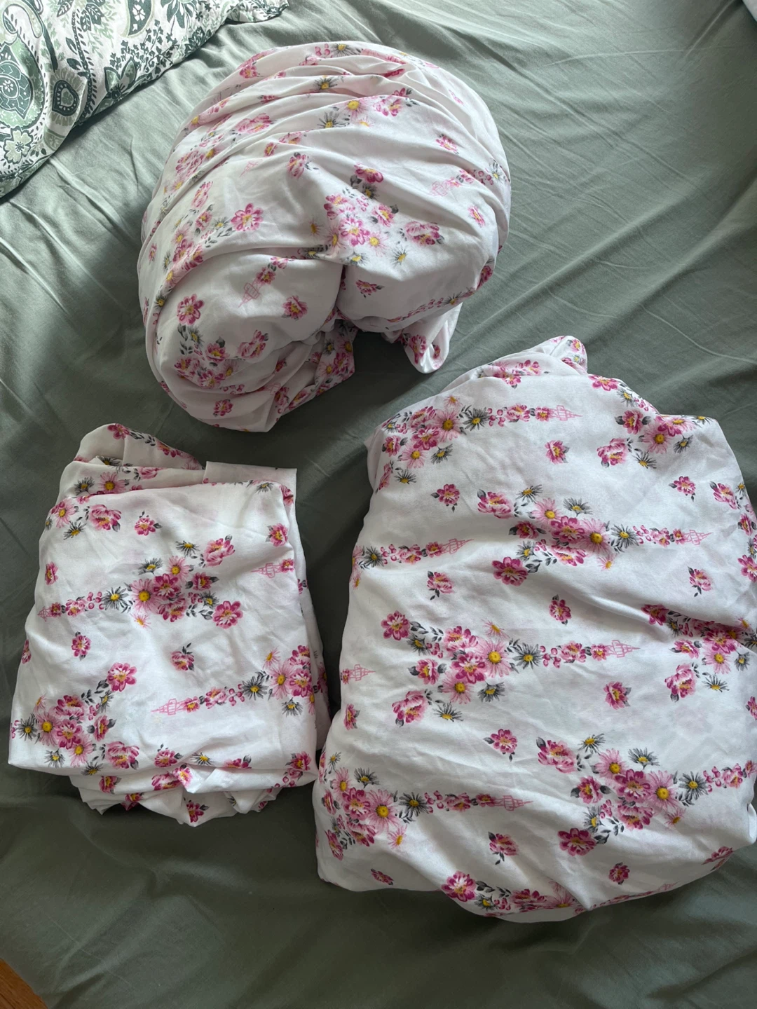 Floral Print Queen Size Bedding Set